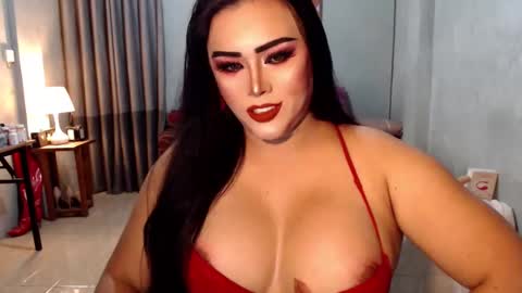 Snapshot of yourhighnesscassy chatting on January 20, 7:47 am Cassy online show from January 20, 7:47 am