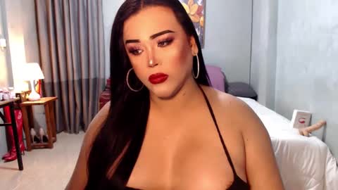 Snapshot of yourhighnesscassy chatting on December 4, 10:46 pm Cassy online show from December 4, 10:46 pm