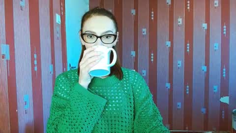 Snapshot of yourladysunshine chatting on October 21, 6:29 am Ksyusha online show from October 21, 6:29 am