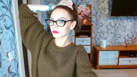 Snapshot of yourladysunshine chatting on October 4, 9:07 am Ksyusha online show from October 4, 9:07 am