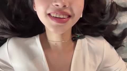 yourlittlesunrise_ online show from October 26, 4:57 am