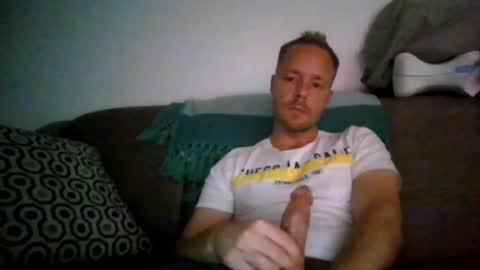 yourlove8523 online show from July 31, 6:03 am