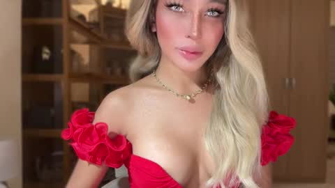 Pearl online show from March 5, 8:40 pm