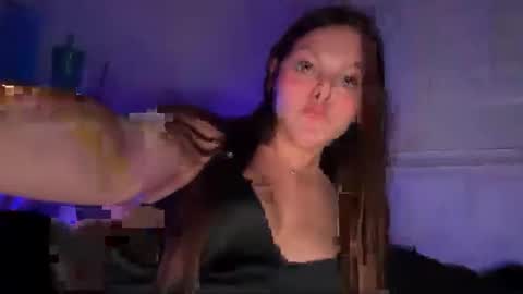 yourmila1 online show from March 16, 3:31 am