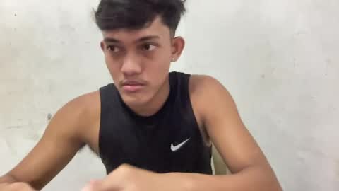 yourstreetguy_kenneth online show from July 27, 9:56 pm
