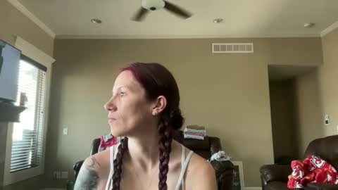 yourstrulylivy online show from March 12, 6:32 pm