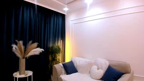 yoursweetmaddy online show from May 22, 8:26 pm