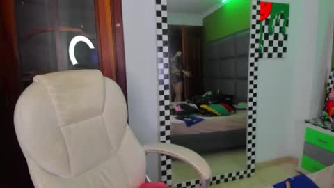 GI online show from September 11, 7:42 am