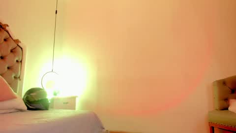 Val online show from May 14, 8:18 pm