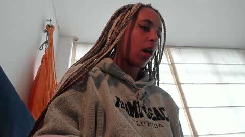 elizabeth  ju   online show from December 28, 9:08 pm