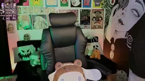    rawr   Anne Independent model      online show from October 27, 11:16 pm