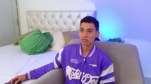 yulian_vasquez online show from February 7, 12:52 pm