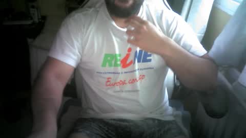 Snapshot of yulius_7 chatting on October 29, 10:17 am yulius_7 online show from October 29, 10:17 am