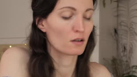 yulla dao online show from February 25, 12:05 pm