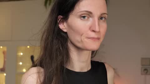 yulla dao online show from February 16, 7:49 pm