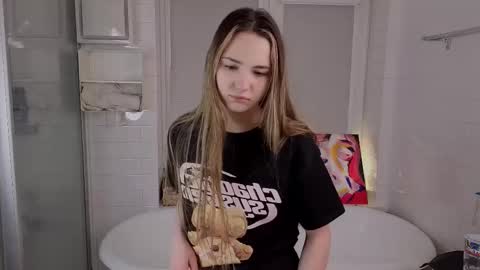 Emily online show from February 24, 6:33 pm