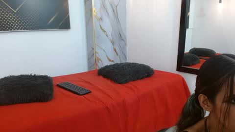  yuri queen  online show from April 8, 8:56 pm