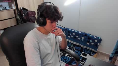 yurii_moody online show from September 14, 9:27 pm