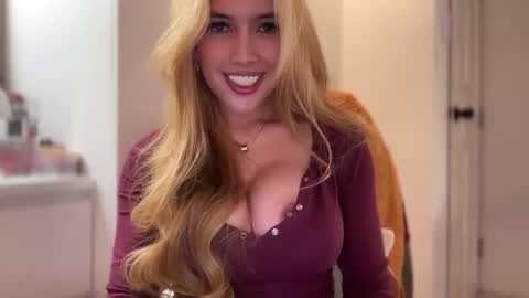 GODDESS SOFIA online show from March 13, 6:11 pm