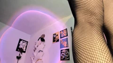 paola online show from February 4, 12:03 am