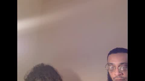 yusraxdamian online show from February 7, 1:36 pm