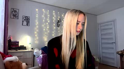 May online show from January 11, 12:22 pm