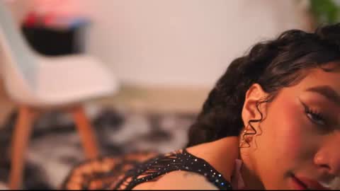 Yuyi Cam online show from November 21, 4:32 am