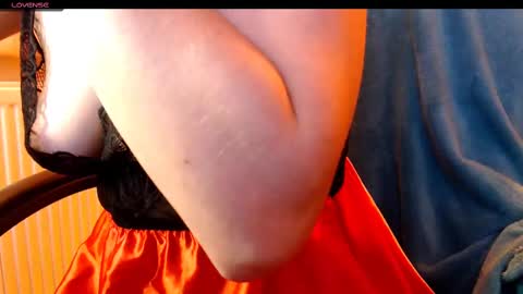 yzza_suave online show from February 10, 5:30 pm