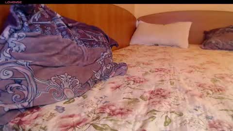 yzza_suave online show from February 23, 2:35 pm