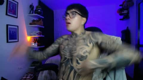 zac_muller1 online show from April 13, 8:40 am