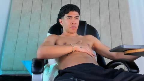 Snapshot of zack_conor chatting on February 26, 5:00 pm zack conor online show from February 26, 5:00 pm