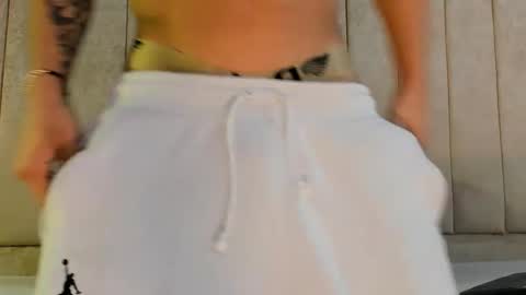 Snapshot of zack_conor chatting on December 24, 2:01 pm zack conor online show from December 24, 2:01 pm
