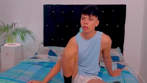 Snapshot of zacktorres_ chatting on October 4, 6:49 pm zacktorres_ online show from October 4, 6:49 pm