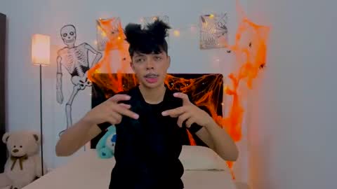 Snapshot of zacktorres_ chatting on October 21, 12:05 am zacktorres_ online show from October 21, 12:05 am