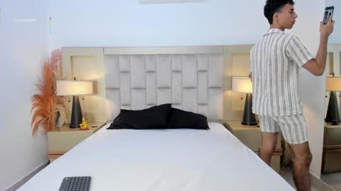 zahir_ashar online show from April 17, 11:12 am