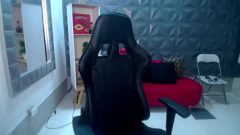 Zahira  online show from November 9, 5:15 pm