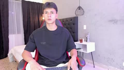 Samuel online show from June 22, 7:32 pm
