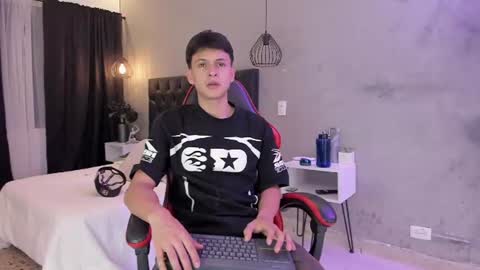 Samuel online show from June 18, 7:41 pm