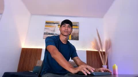 Zander online show from November 10, 1:47 pm