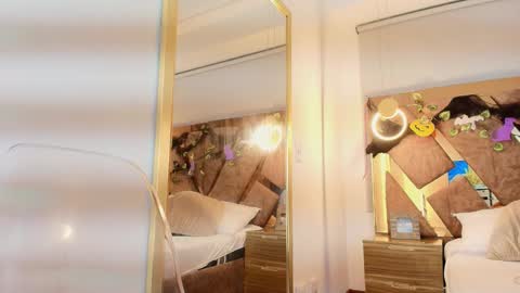 Zarah Andrews online show from October 27, 12:27 pm