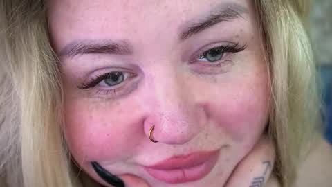 Lola online show from March 20, 9:09 pm