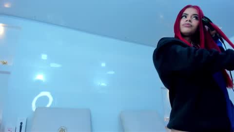 Zenda Evans online show from October 10, 4:40 am