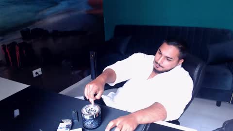 zenobaro online show from October 17, 7:56 am