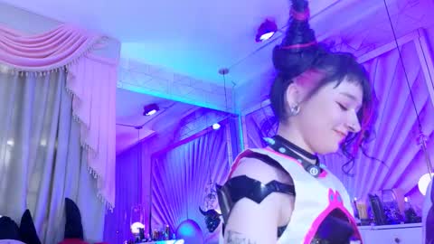    online show from February 8, 4:32 pm