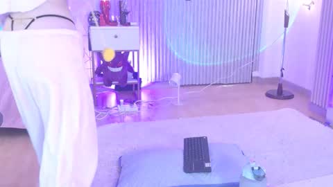    online show from November 9, 3:59 pm