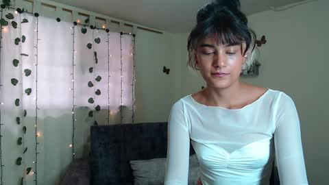 Snapshot of zero__o chatting on February 5, 4:25 pm ZERO online show from February 5, 4:25 pm