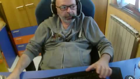 zeus58100 online show from October 30, 8:15 am