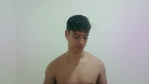 Snapshot of zeus_183 chatting on October 4, 1:47 am zeus_183 online show from October 4, 1:47 am