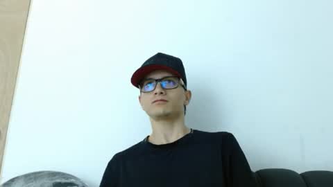 zeus online show from June 4, 7:09 pm