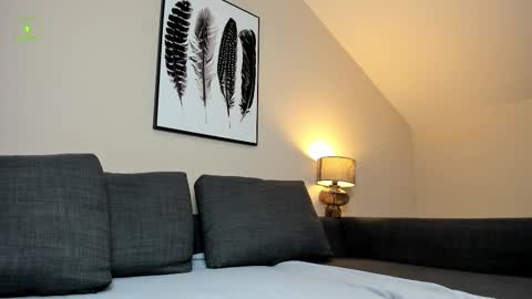 ZEYN online show from September 17, 5:11 am